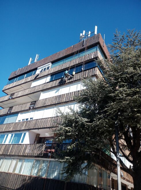 Limpieza de cristales en Sierra Nevada